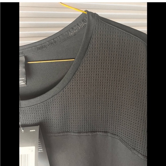 Nike PRO Hypercool Training Top - Picture 5 of 12